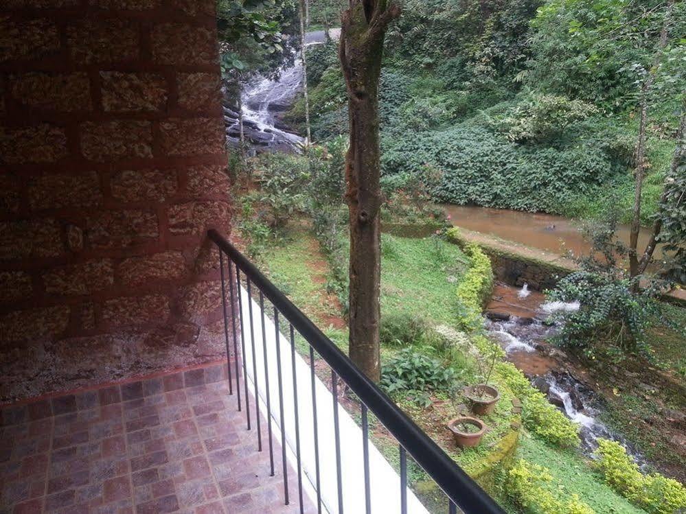 Falling Waters Munnar Εξωτερικό φωτογραφία